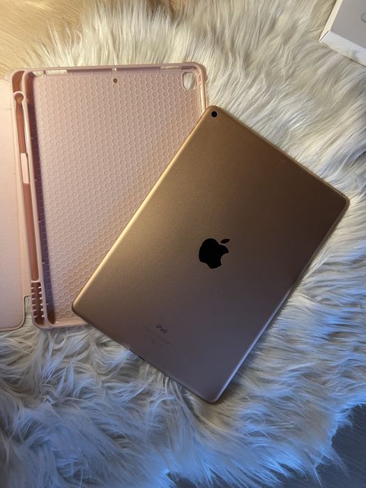 Zestaw Apple iPad Air 3 (2019), Apple Pencil, AirPods 1 , 2 etui