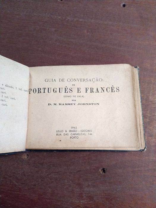 Guia de conversação em português e francês