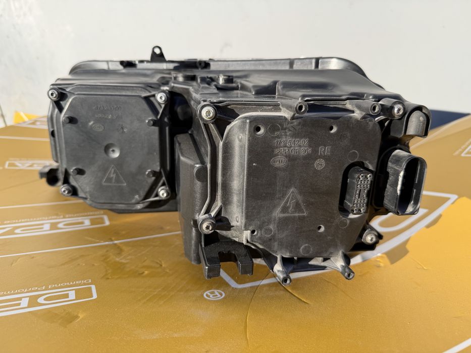 Фара правая Audi A8 D4 до рест Led