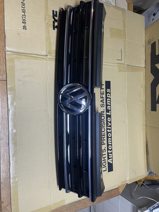VW Tiguan Grill Atrapa