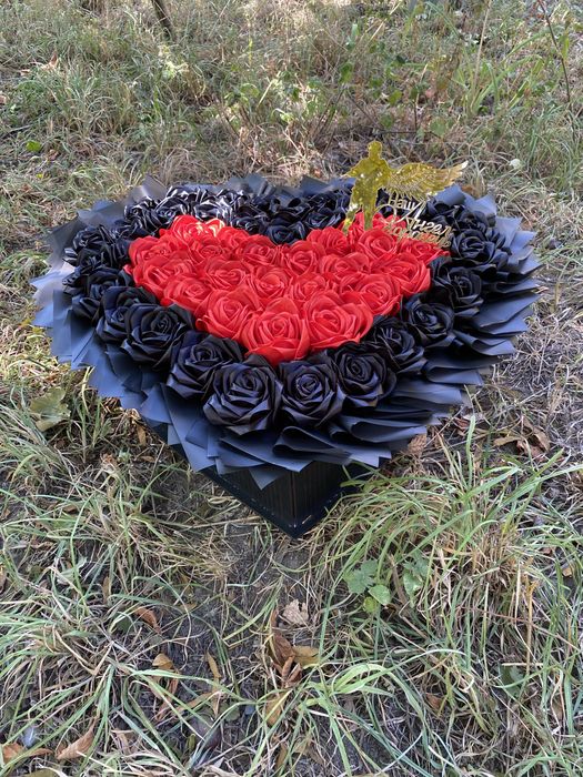 Розы из атласной ленты для героя