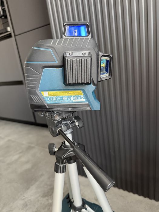 Лазерний рівень Bosch GLL 3-80