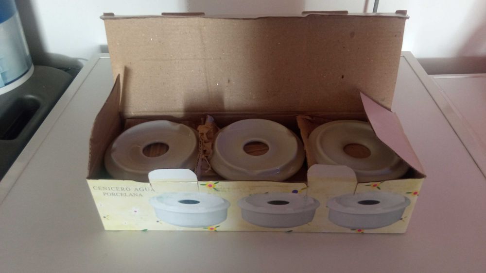 Cinzeiro água redondo porcelana 11x7 (3un.)