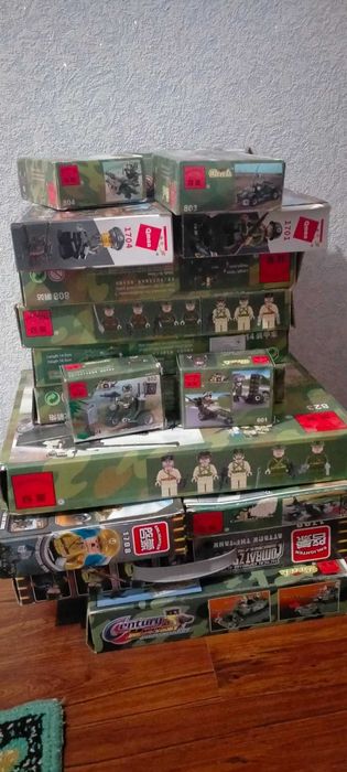 Конструктори на військову тематику