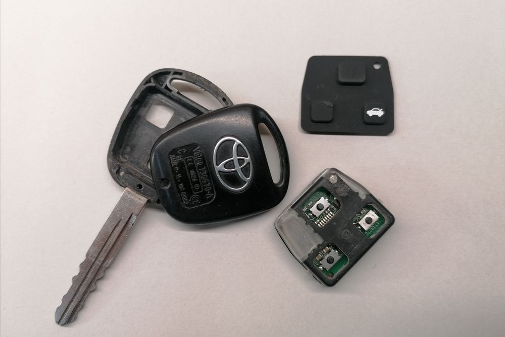 Naprawa pilotów kluczy samochodowych Renault VW Skoda Fiat Kia Opel BM