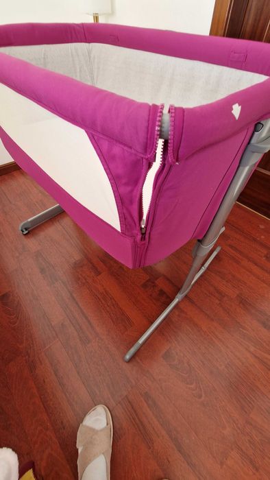 Next to me Chicco + 2 conjuntos de roupa de cama