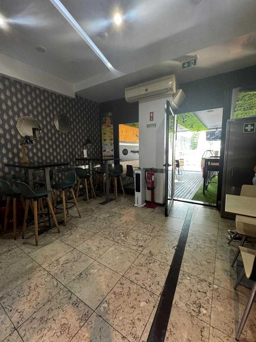 Trespasse de Café/restaurante nas Galerias Jardins do Lis, Leiria