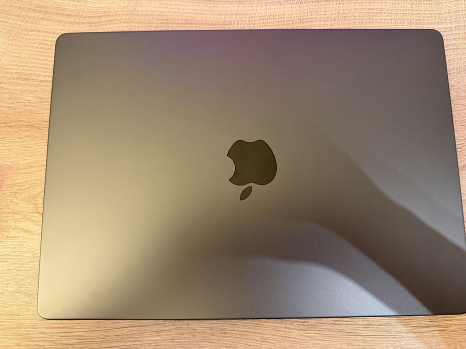 Macbook Pro M4 Max 14” | 36 GB | 14/32 | 1TB | Preto Sideral