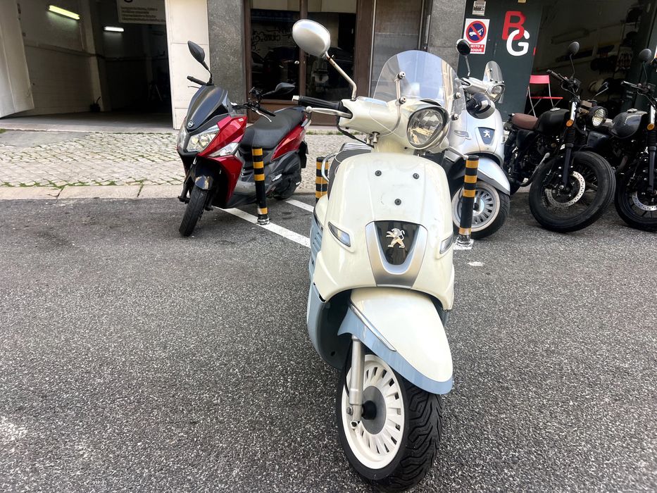 Peugeot Django scooter great condition!