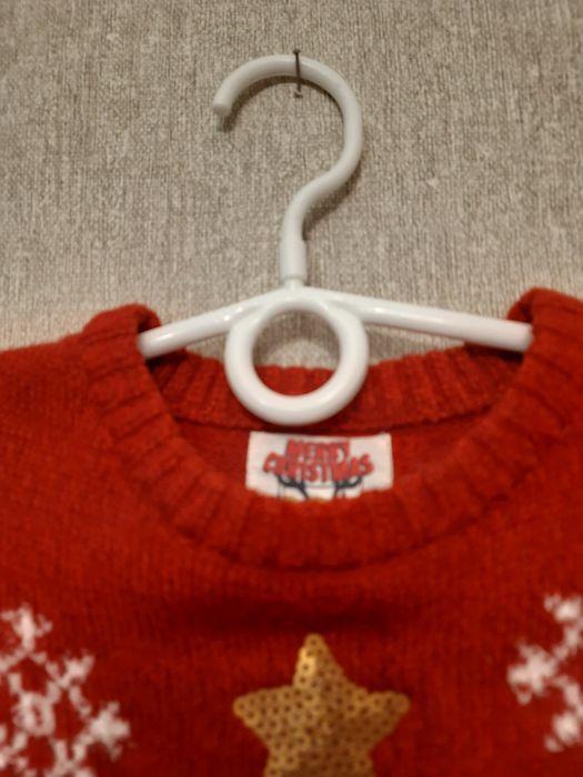 Свитер  тёплый для мальчиков  и для девочек. С новогодним принтом.