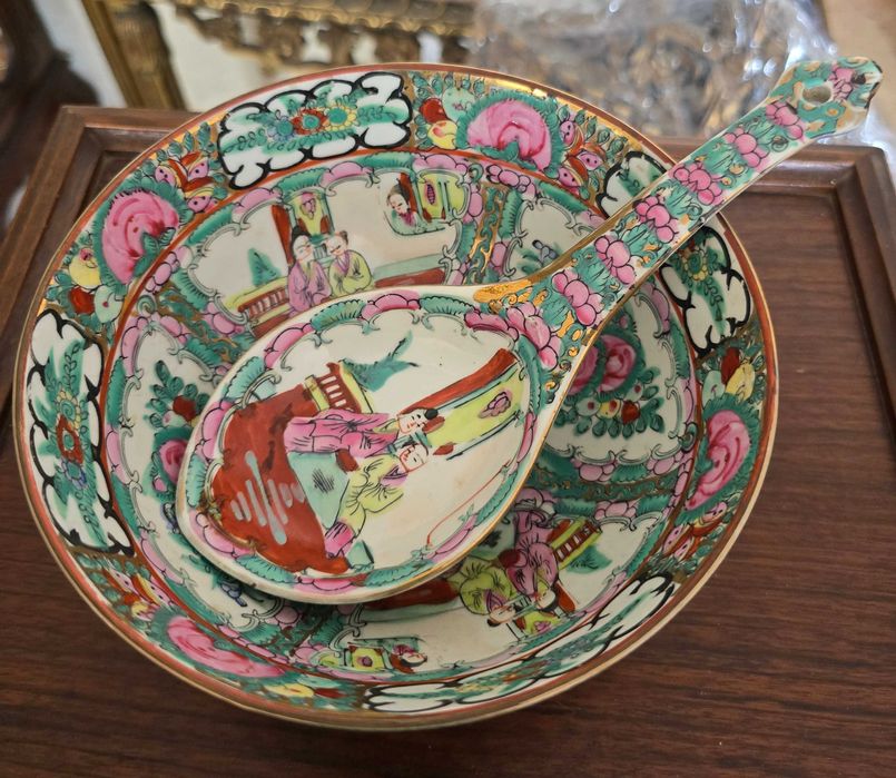 Tigela e colher rara em porcelana  (macau)