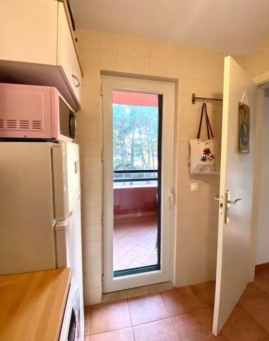 Vendo Apartamento na Herdade da Aroeira.