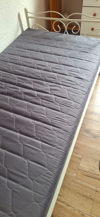 Łóżko plus materac