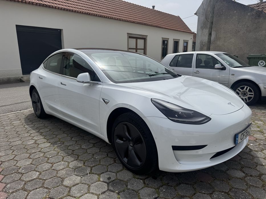 Tesla Model 3 - Standard RWD