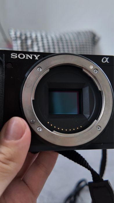 Sony a6100 + obiektyw Sony E 16-50 mm