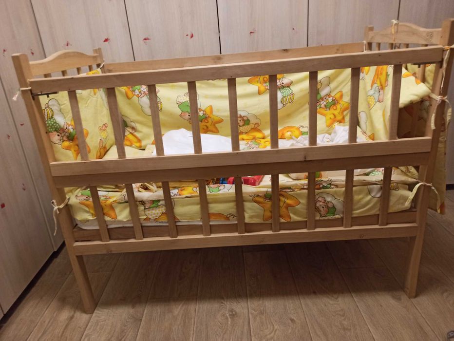 Пром дитячу кроватку