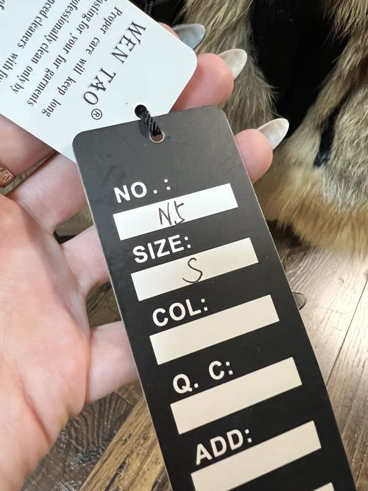 Полушубок зі вставками натурального хутра лисиці. Шуба. Нова