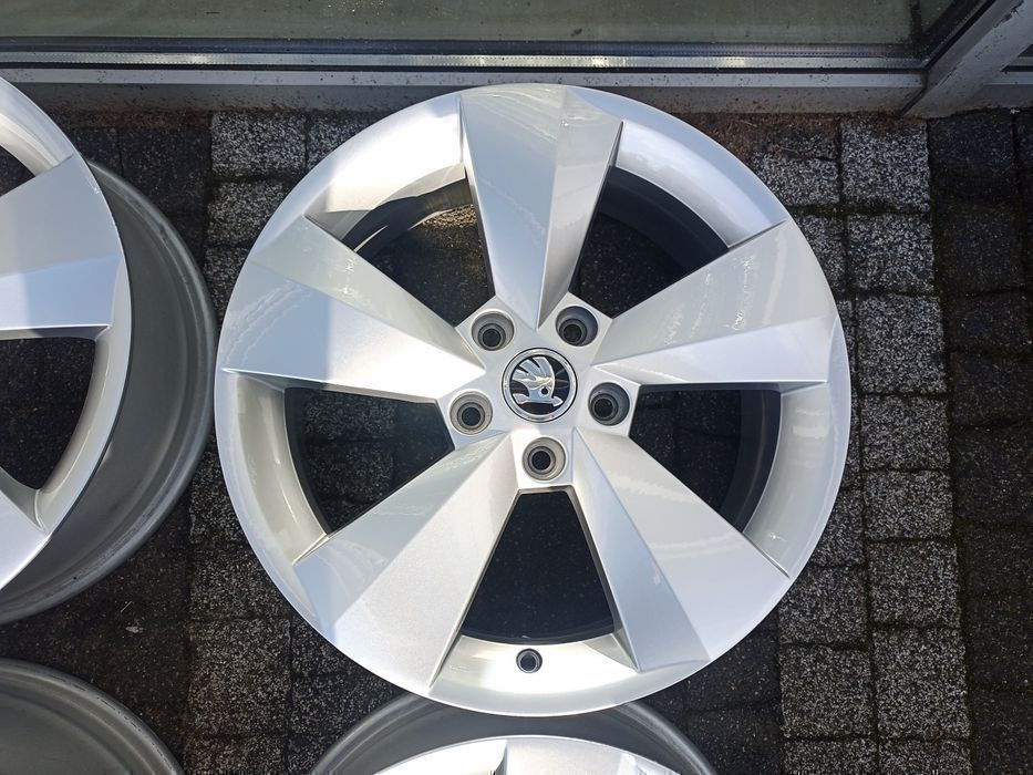 OEM 17" Skoda Superb Octavia Kodiaq Karoq Passat Tiguan Touran j. Nowe