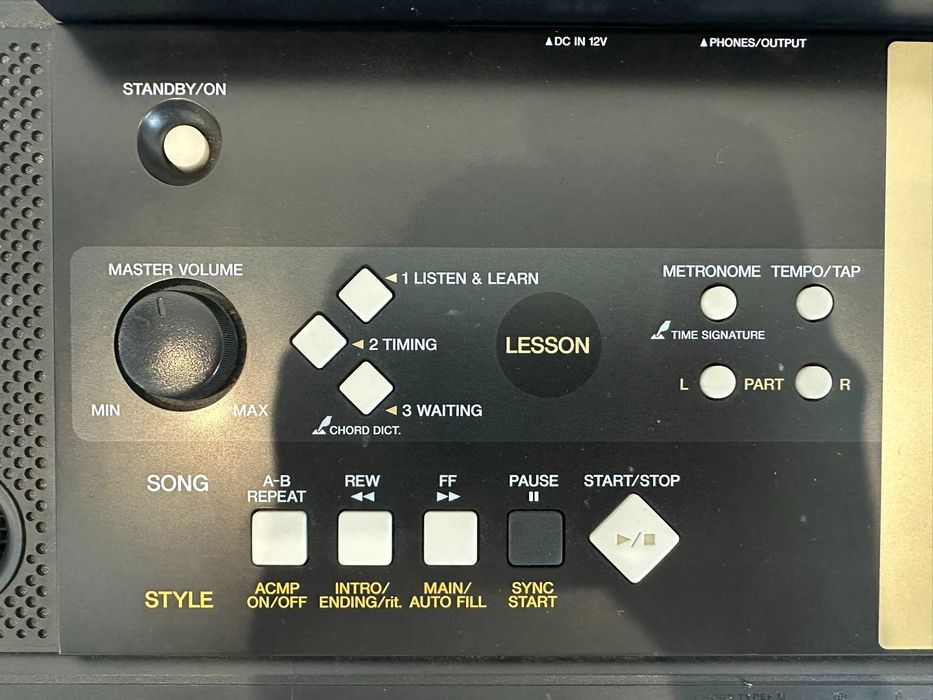 Yamaha YPT-220 Teclado