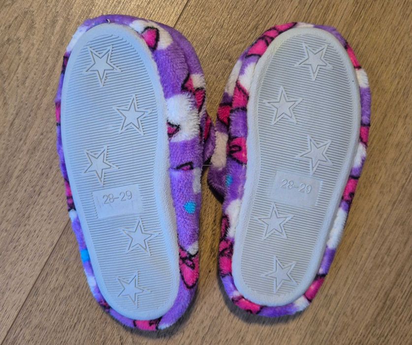 Kapcie dla dziewczynki. Rozmiar 28/29