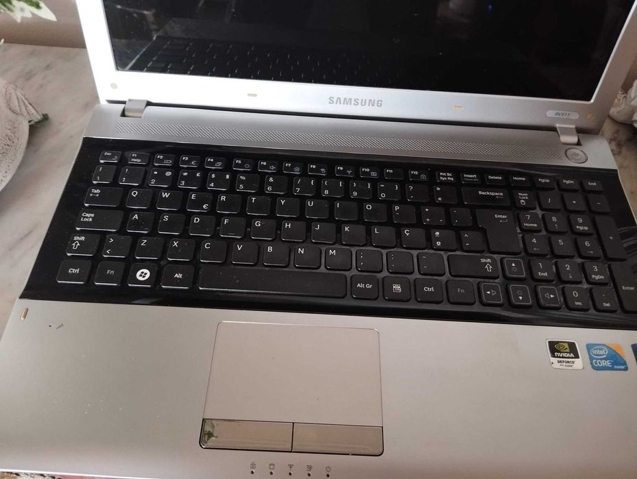 Portátil Samsung NP-RV511