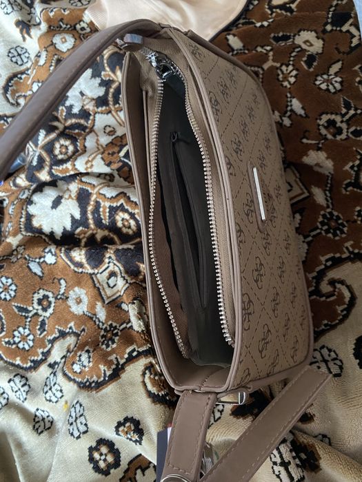Сумка guess,не дорого