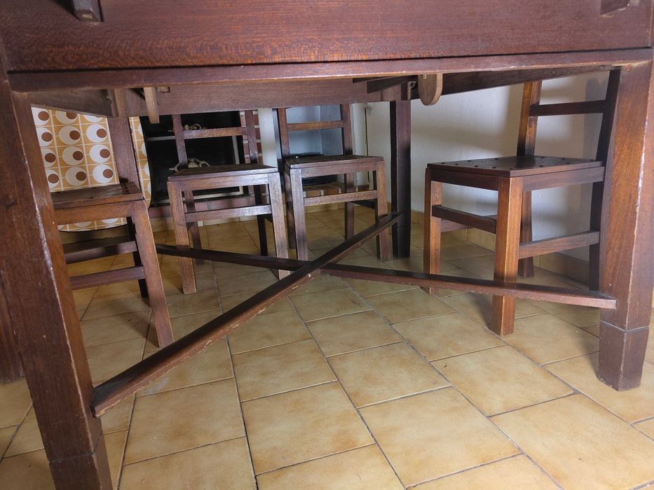 Mesa de Jantar, Rústica, Extensível, em Madeira Maciça + 6 Cadeiras