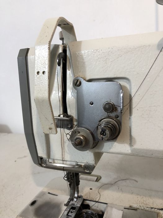 Продам промышленную швейную машинку Pfaff 1245