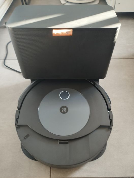 Robot sprzątający iRobot Roomba Combo j7+.