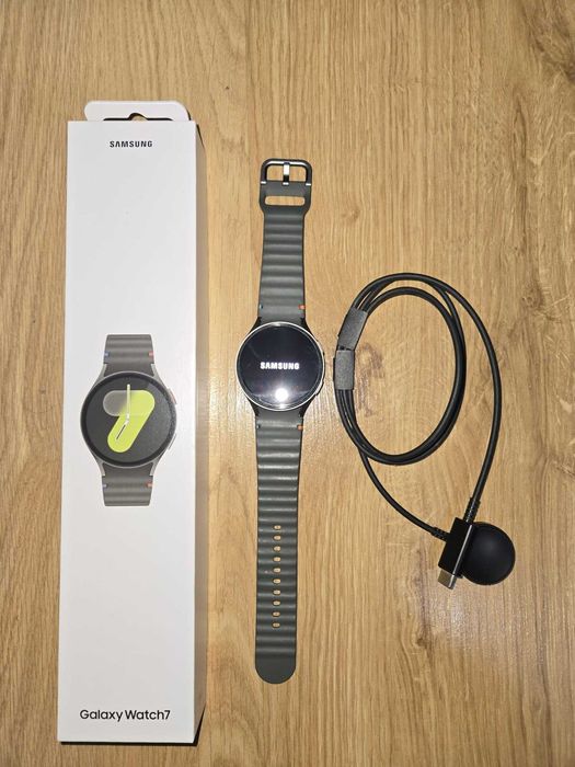 Smartwatch Galaxy Watch7 44mm, komplet + 4x szkło + spigen modern fit
