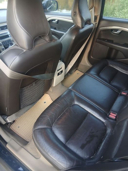 Volvo xc70 2,4 Disel 2009 рік .