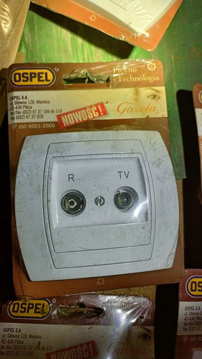 Zestaw gniazdek cena za  60 sztuk ospel akcent