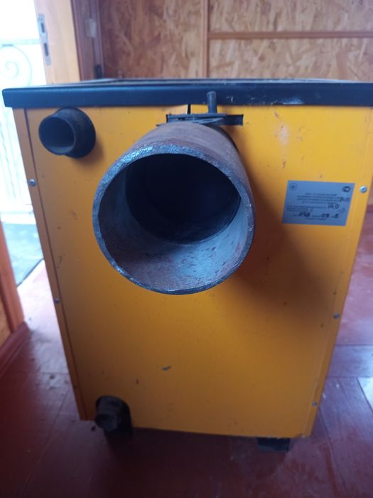 Котел опалення твердопаливний.