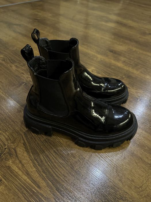 Botki lakierowane czarne