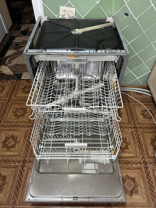Посудомийма машина Miele