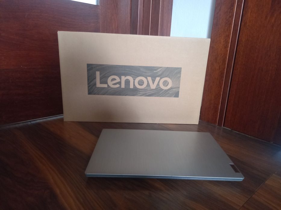 Komputer lenovo .