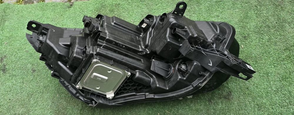 Farol/Ótica esquerda LED Renault Scénic IV [J9]