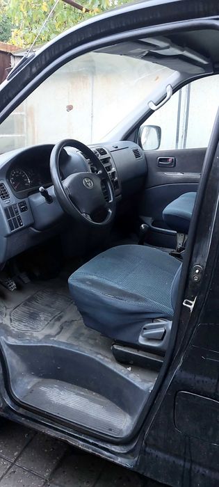 СРОЧНО ! Продам повнопривідний Toyota Hiace 2008 р