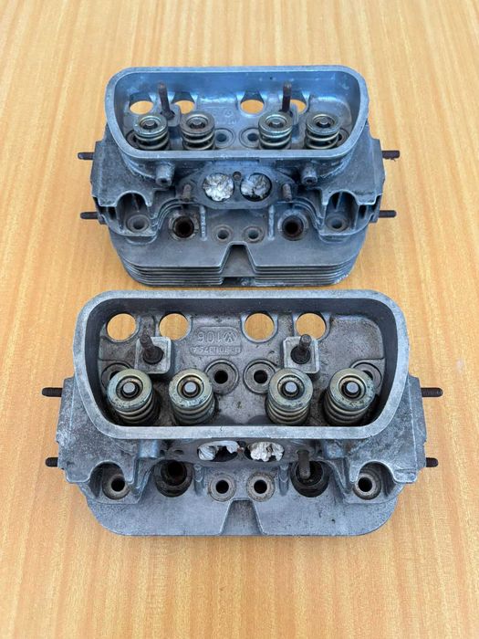 Par de Cabeças de Motor VW Carocha / Pão de Forma – Ref: 113101375A