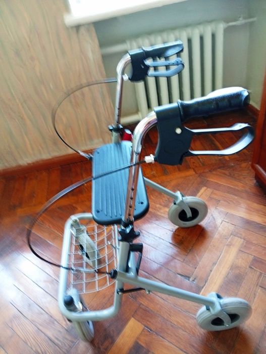 Ходунки для передвижения,