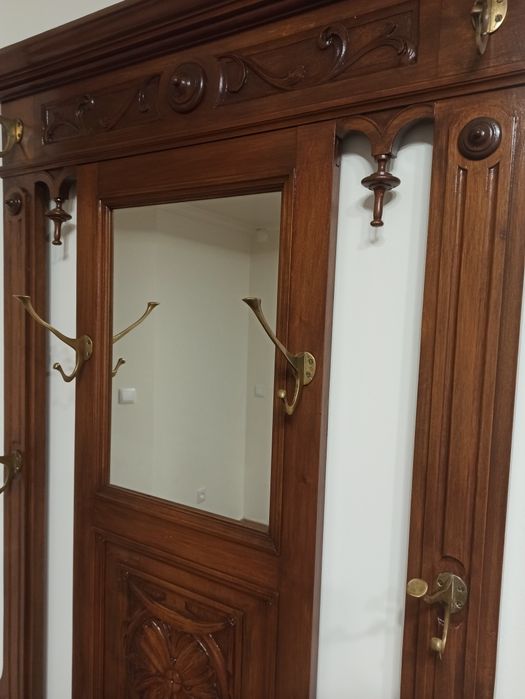 Móvel bengaleiro de entrada. Vários cabides. Vintage. Recuperado.