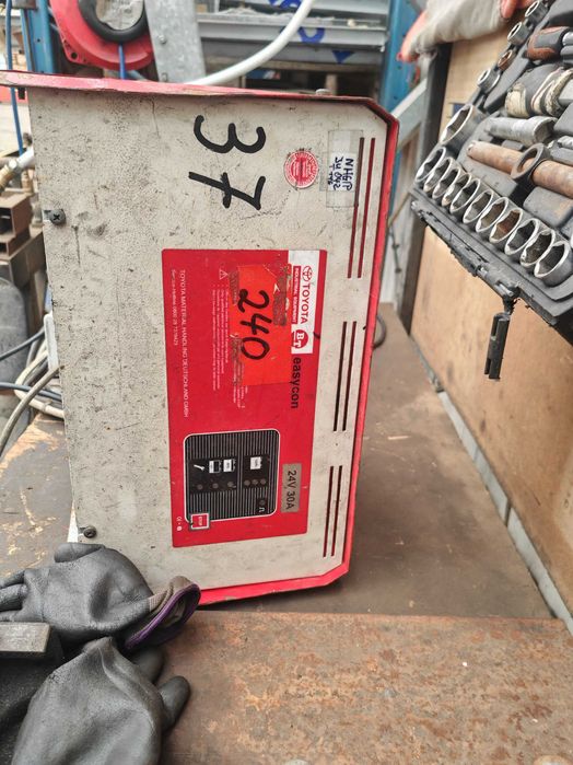ladowarka trakcyjna 24v 30a amper toyota still bt paleciaciaka wozka widlowego krakow