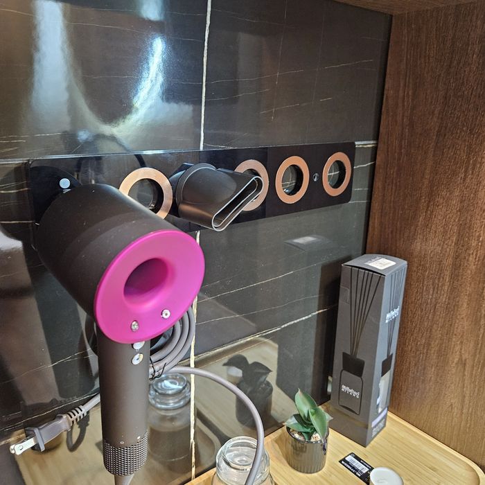 Тримач для dyson настінний