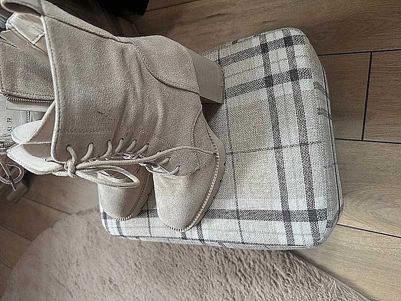 #Beżowe Botki Damskie