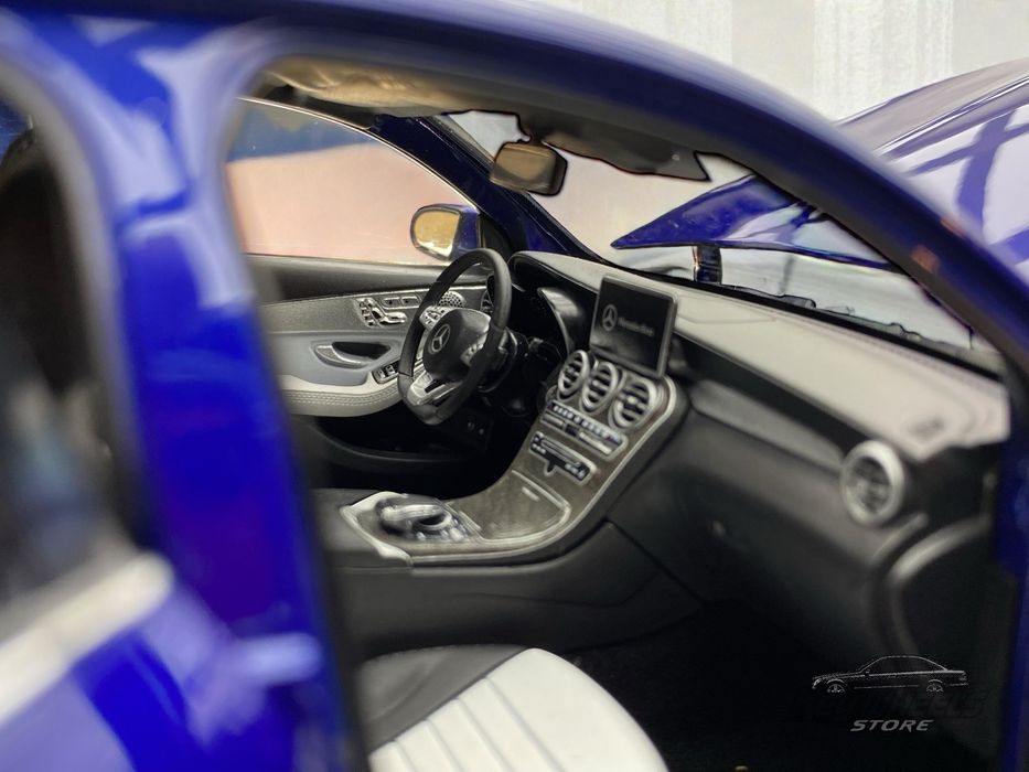 Модель Mercedes-Benz GLC Coupe 1/18 IScale