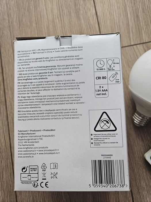 Żarówka LED Diall RGBW z pilotem