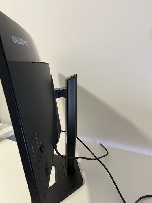 Monitor curvo gigabyte G27FCA