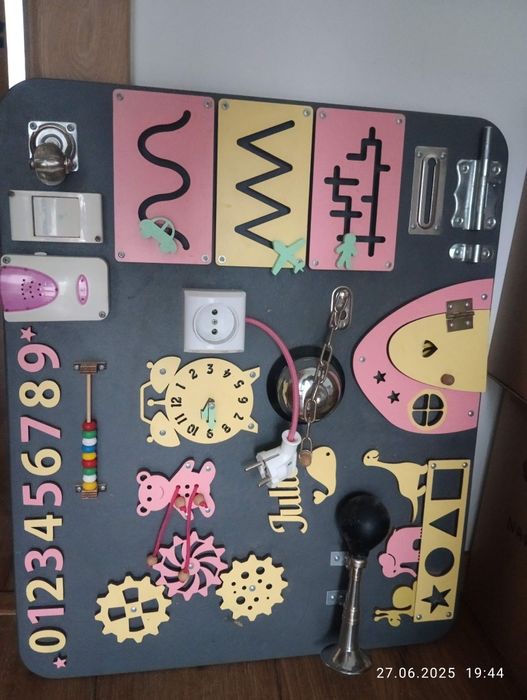 Tablica manipulacyjna Julia plus puzzle piankowe plus ksiazeczki