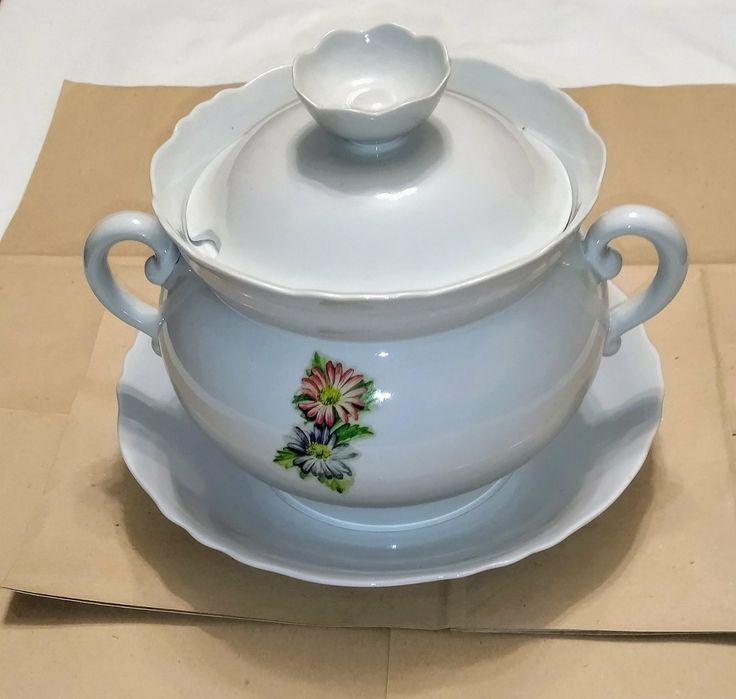 Вареничница . Супница+ большая тарелка.