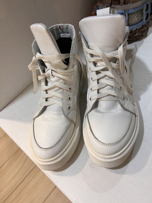 Кросівки, високі кеди 39 р